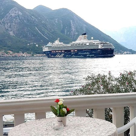 Montenegro Apartments - Private Beach Kotor Ngoại thất bức ảnh