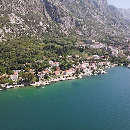 Montenegro Apartments - Private Beach Kotor Ngoại thất bức ảnh