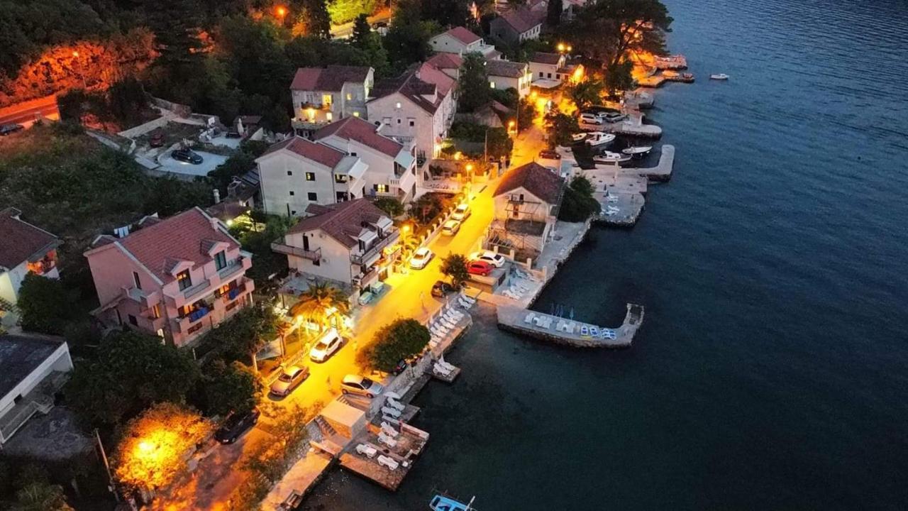 Montenegro Apartments - Private Beach Kotor Ngoại thất bức ảnh