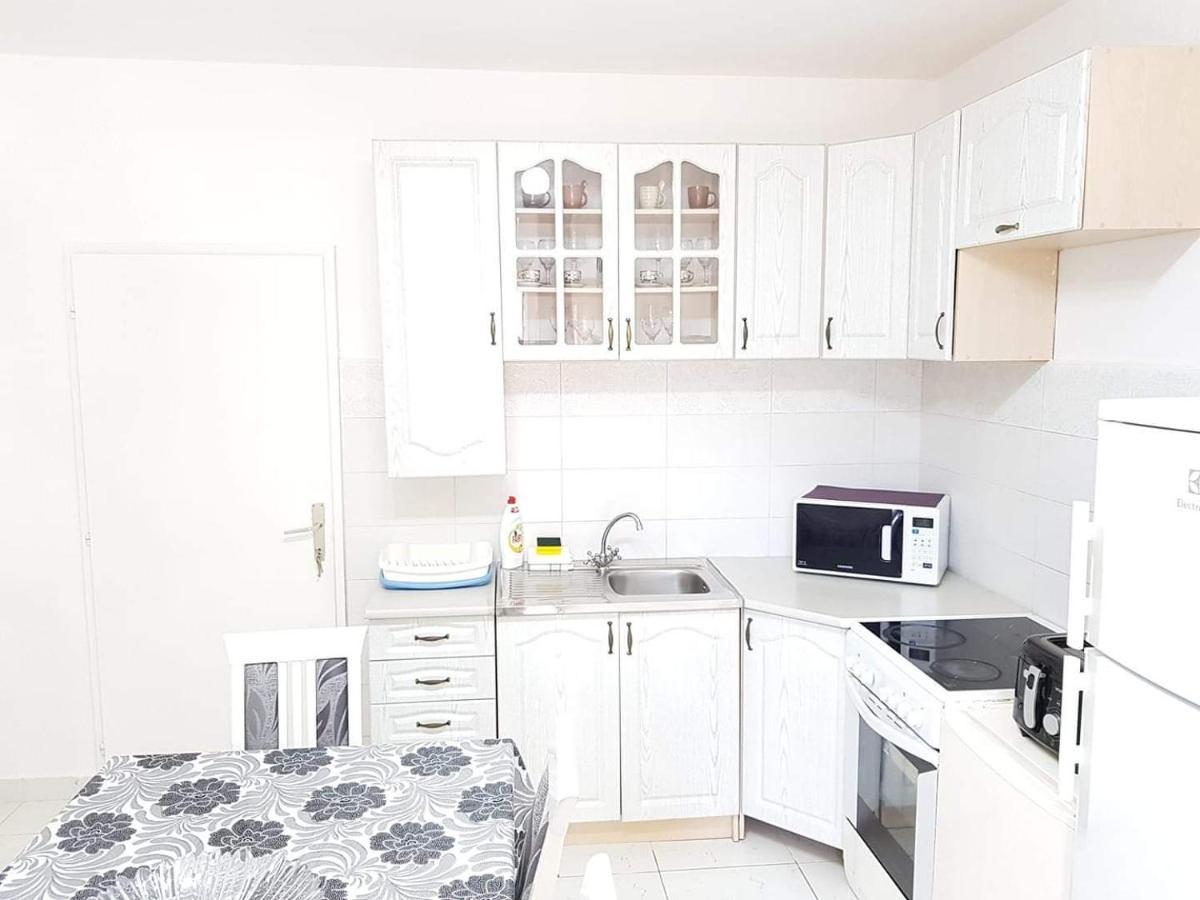 Montenegro Apartments - Private Beach Kotor Ngoại thất bức ảnh