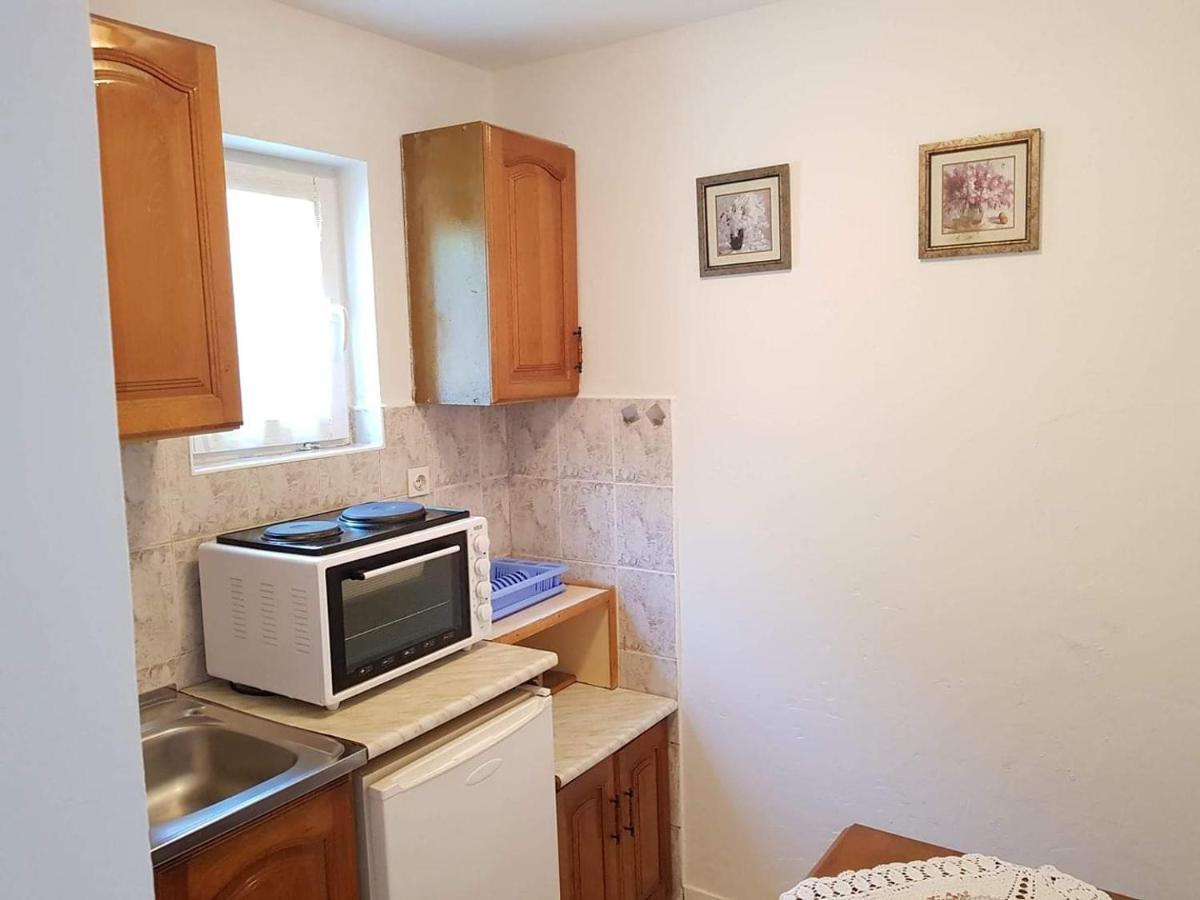 Montenegro Apartments - Private Beach Kotor Ngoại thất bức ảnh