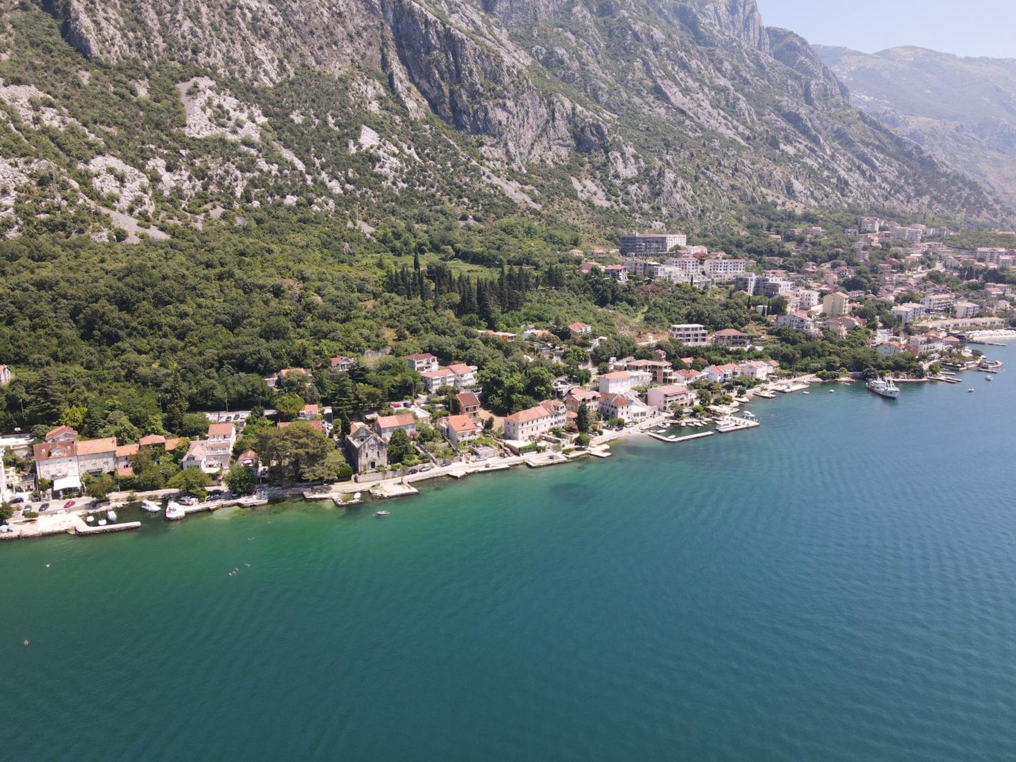 Montenegro Apartments - Private Beach Kotor Ngoại thất bức ảnh